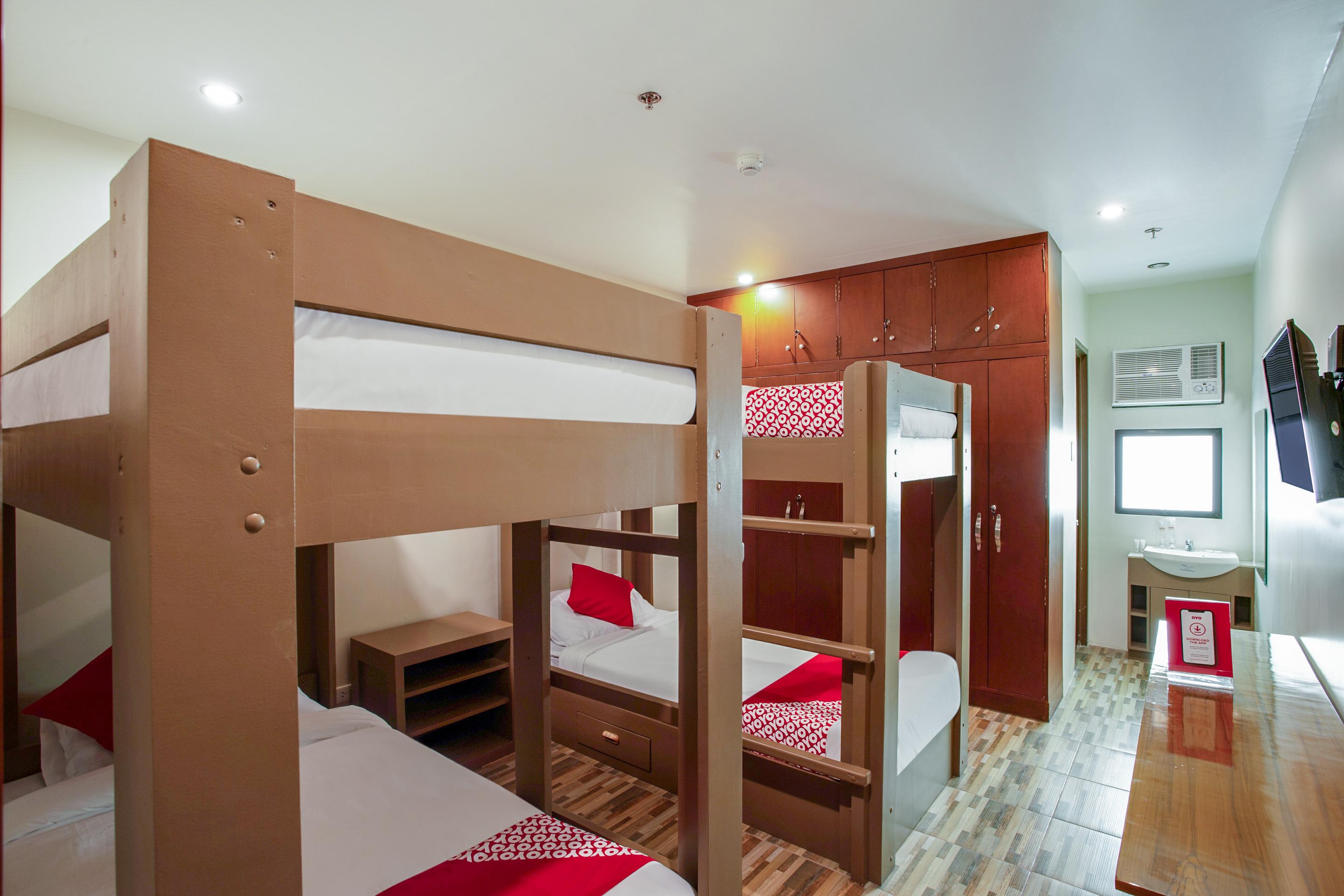 Oyo 421 Deck 360 Dormitel Hotel Davao Exterior photo