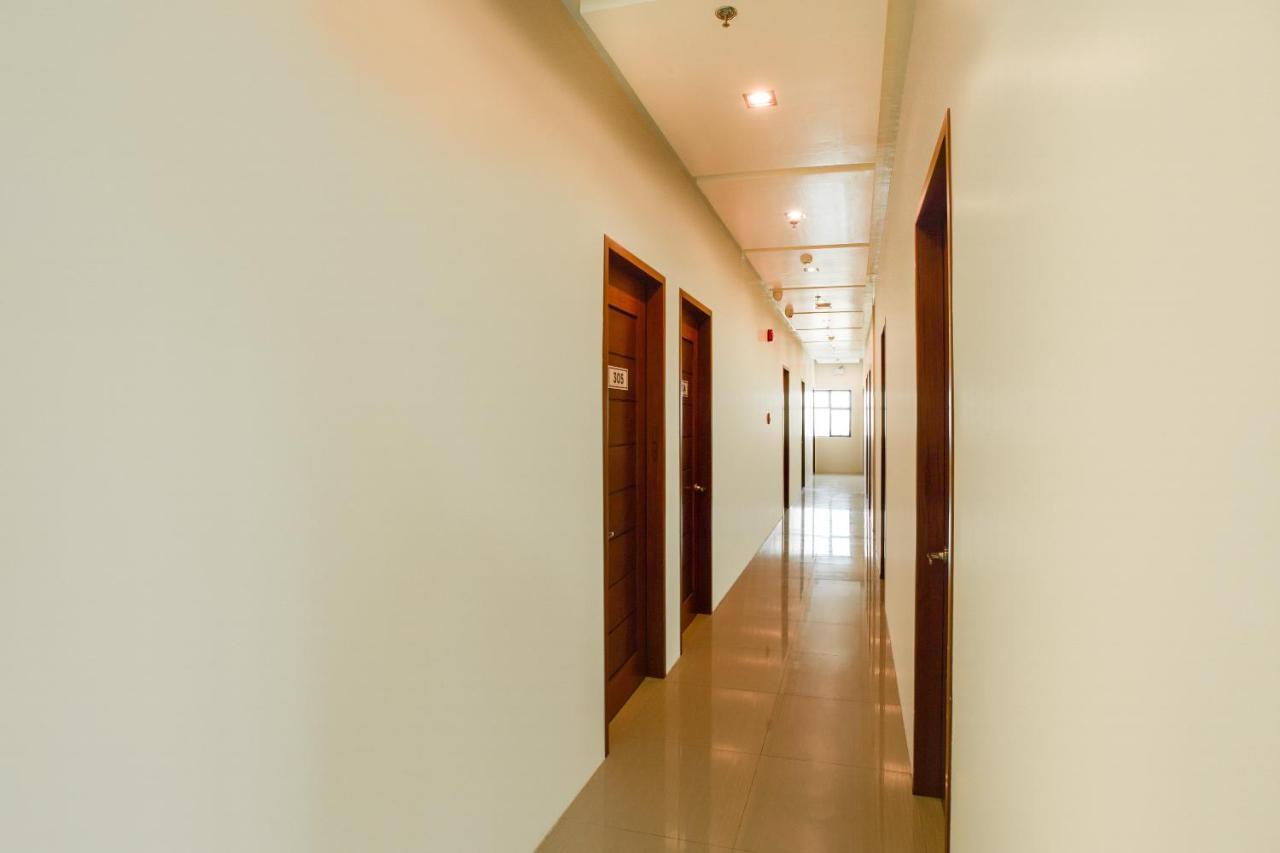Oyo 421 Deck 360 Dormitel Hotel Davao Exterior photo